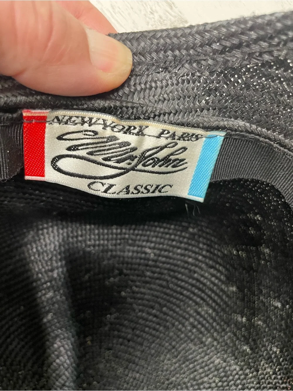 Mr. John Classic New York / Paris elegant vintage